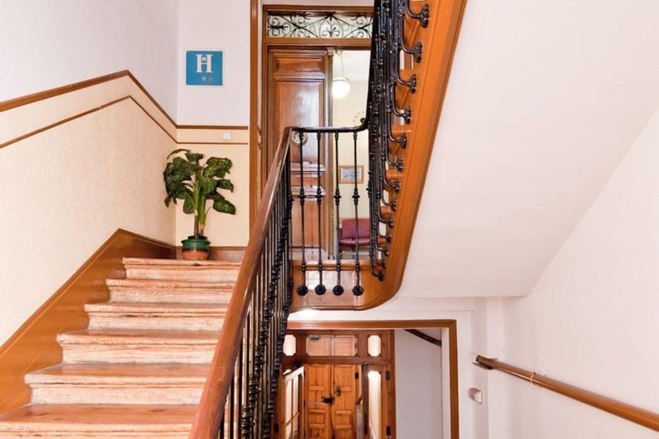 Hostal Las Cortes Madrid Exteriör bild