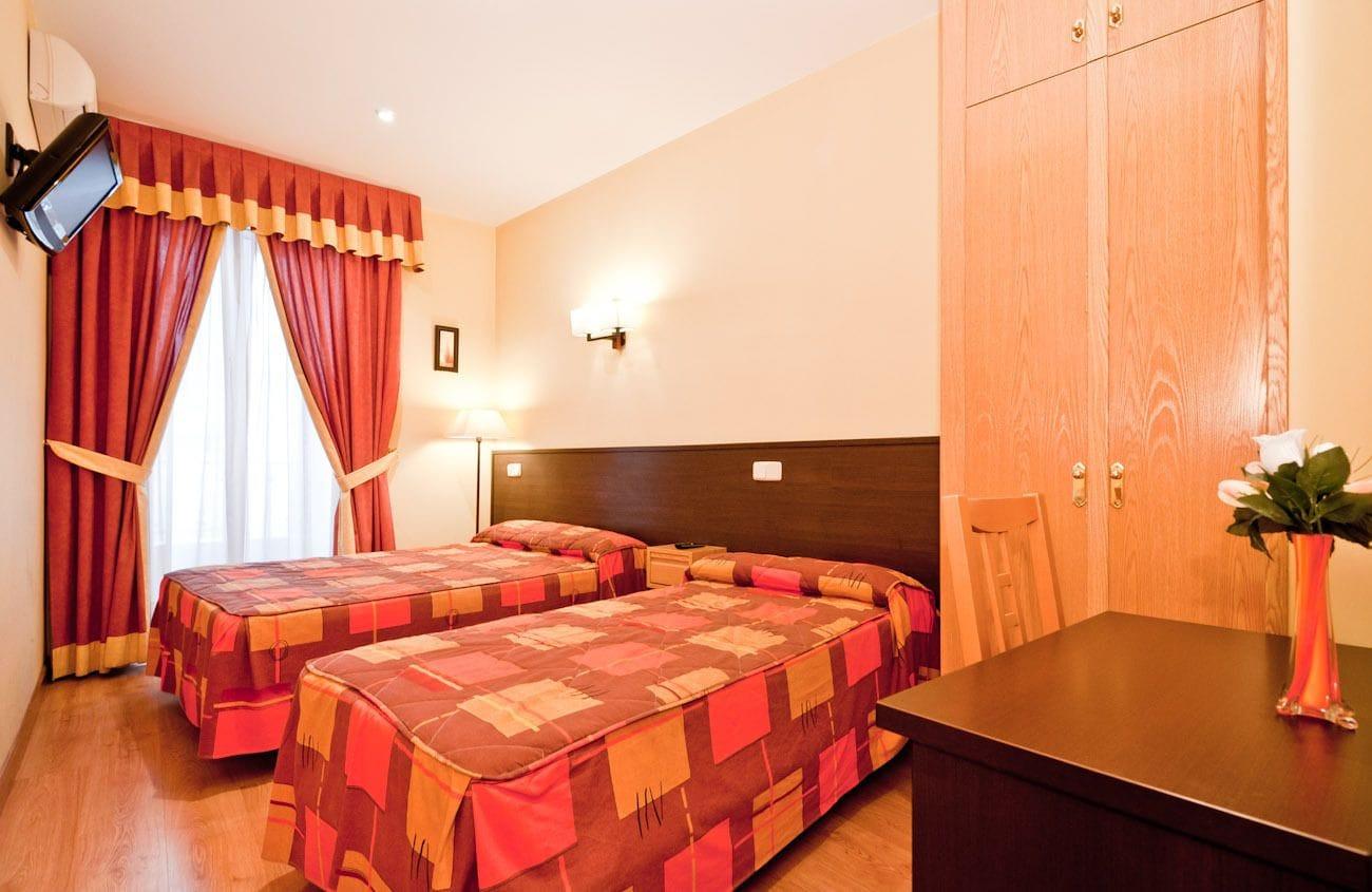 Hostal Las Cortes Madrid Exteriör bild