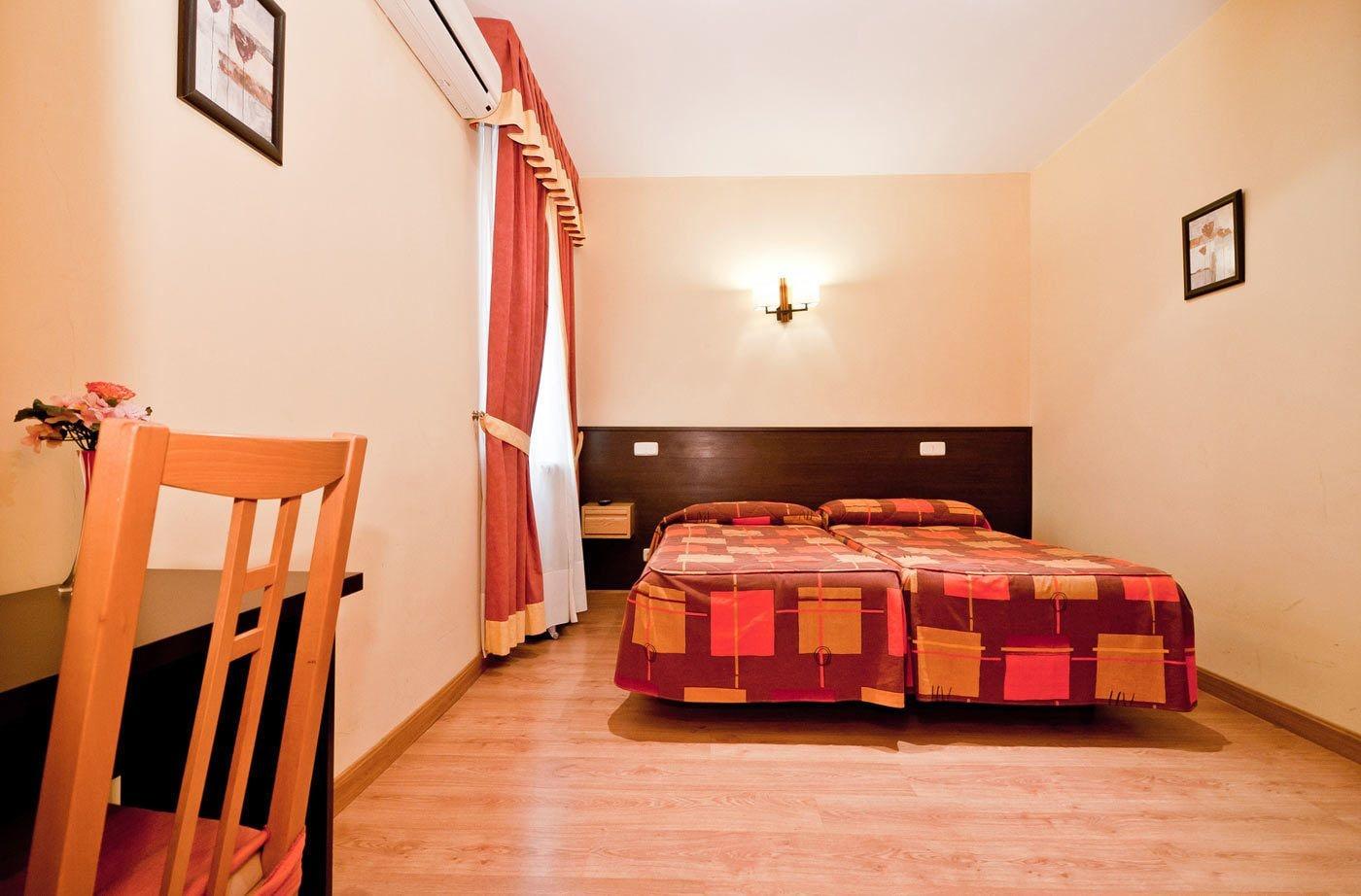 Hostal Las Cortes Madrid Exteriör bild