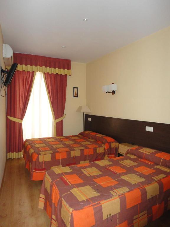 Hostal Las Cortes Madrid Exteriör bild