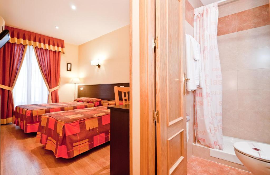 Hostal Las Cortes Madrid Exteriör bild