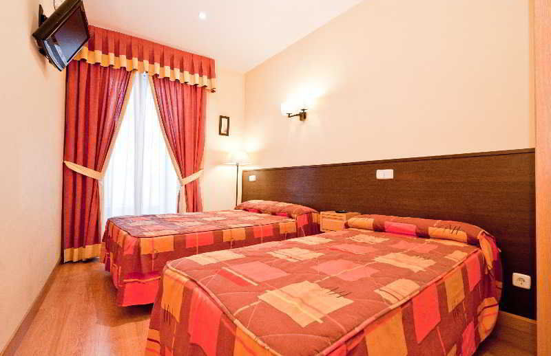 Hostal Las Cortes Madrid Exteriör bild